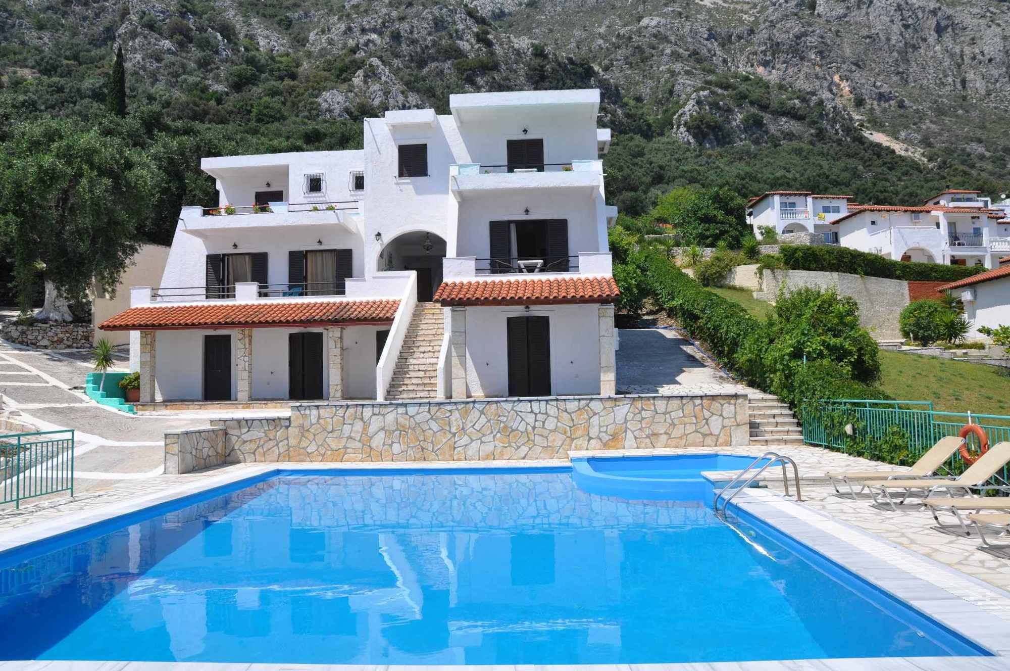Yannis Servos Barbati Apartments ภายนอก รูปภาพ